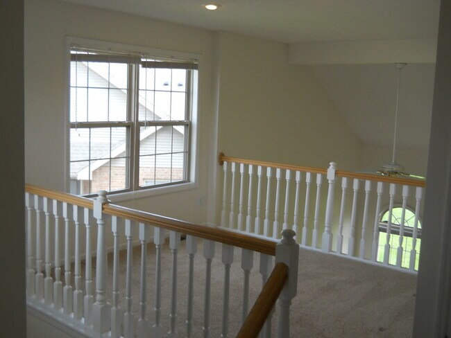 Building Photo - 931 Jasmine Dr
