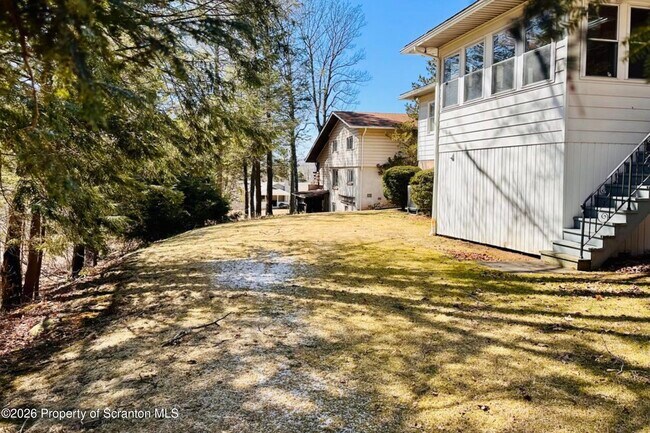 Building Photo - 410 Barbara Dr