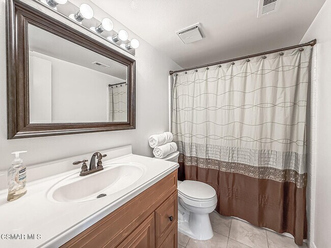 Building Photo - 576 Calle De Las Ovejas