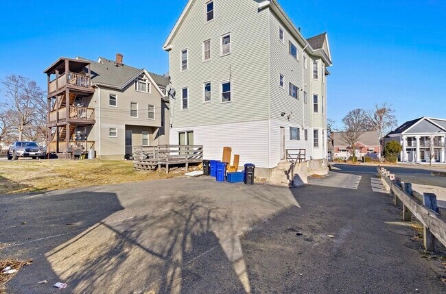 Building Photo - 403 Ferry St