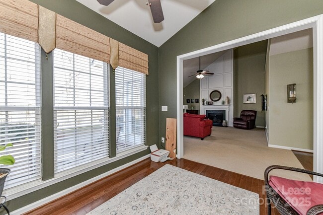 Building Photo - 9625 Sunset Grove Dr