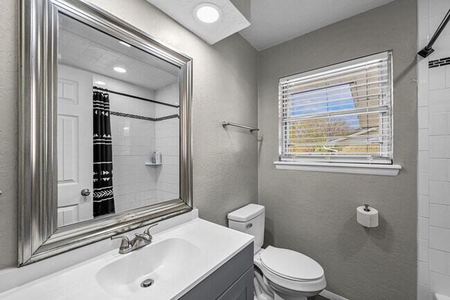 Building Photo - 140 SW 69th St