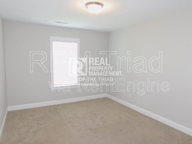 Building Photo - 6826 Magnolia Pk Ct