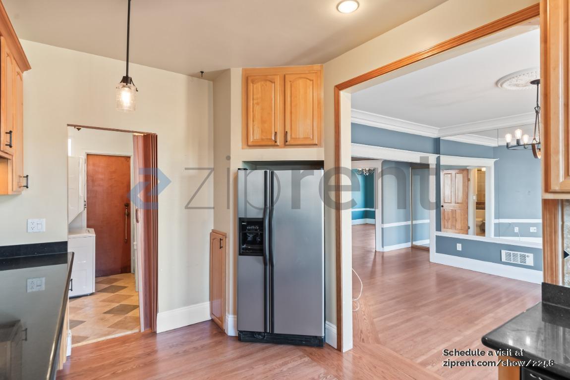 Building Photo - 1701 Grove St