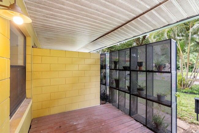 Building Photo - Beautiful Newly Renovated 2 Bedroom 2 Bath...
