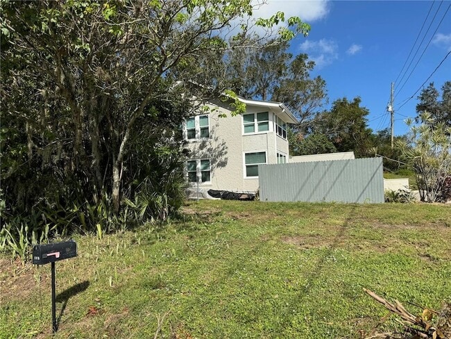 Building Photo - 302 W Wall St