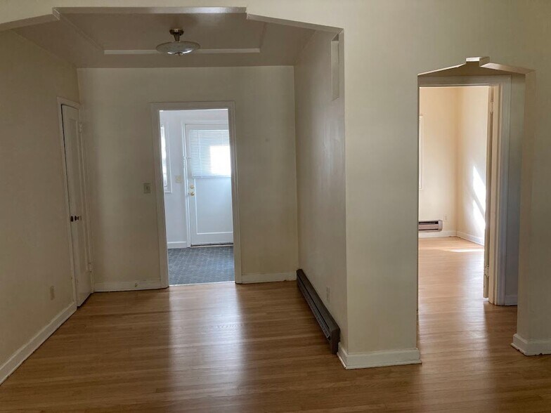 Building Photo - 3507 SW 11th Ave