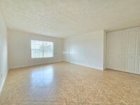 Building Photo - Lakefront First-Floor Condo in Camelot by the Lake, Orlando