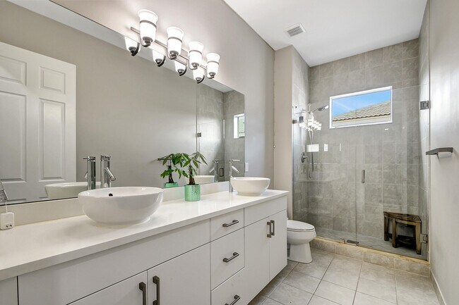 Building Photo - 8952 Cypress Grove Ln