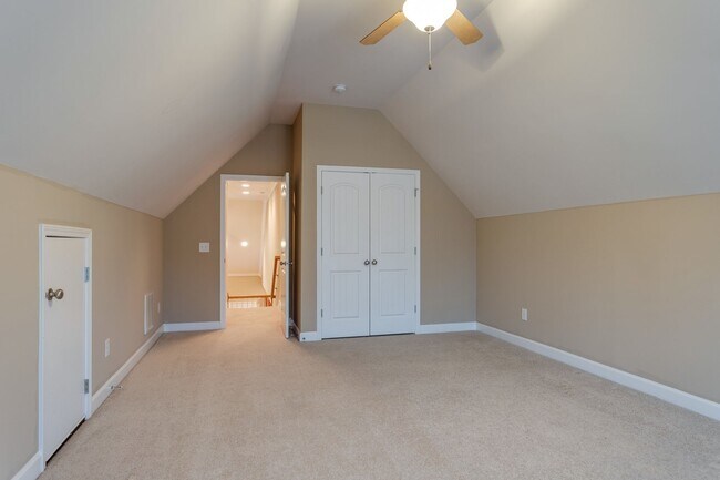 Building Photo - 4-Bed/3-Bath with Bonus Rm. in Spring Hill!