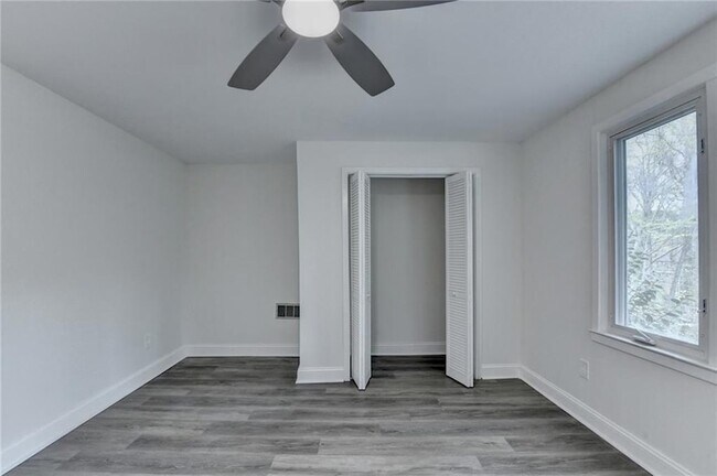 Building Photo - 3914 Granger Dr