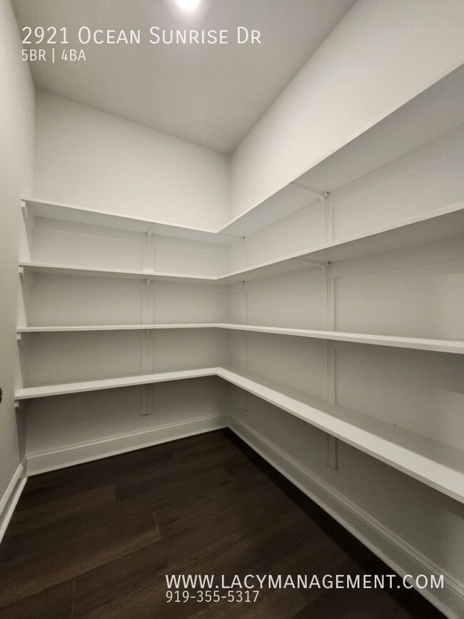 Building Photo - 2921 Ocean Sunrise Dr