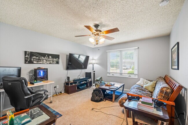 Building Photo - Spacious Home in Southwest Lubbock w/ Office
