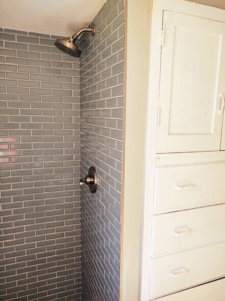 Building Photo - 159 E 100 S