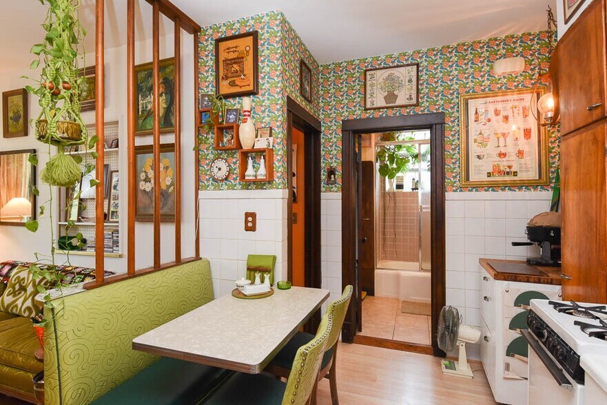 Building Photo - 2819 W Shakespeare Ave