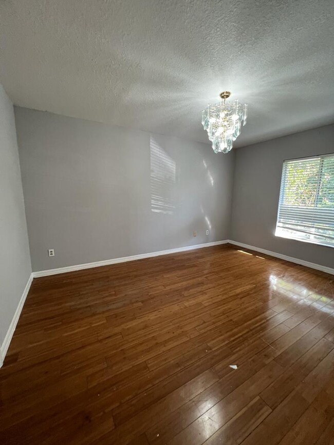 Building Photo - 5640 Blue Shadows Ct
