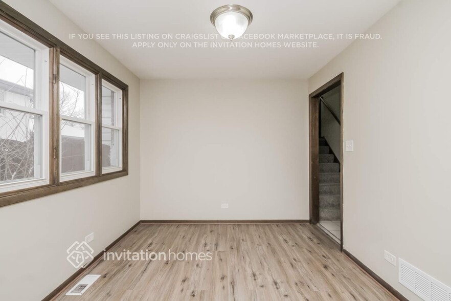 Building Photo - 16632 Parkview Ave