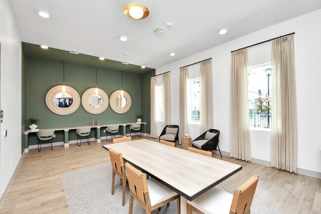 Building Photo - 2020 Grandway Dr