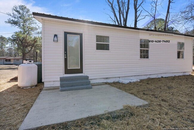 Building Photo - 1315 Cade Hill Ave