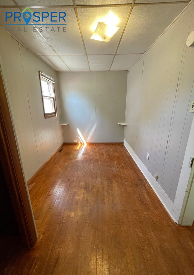 Building Photo - 828 Chippewa St