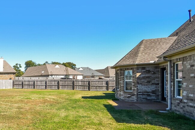 Building Photo - 3363 Hill Valley Ln