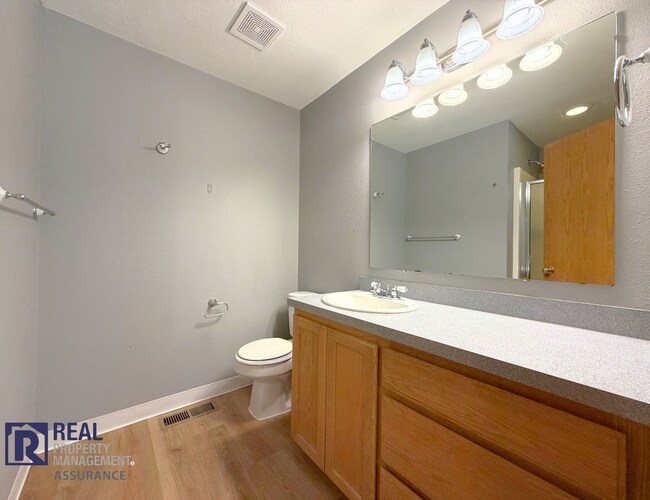 Building Photo - Beautiful 3-Bedroom Home with Fenced Yard, Central A/C & 2-Car Garage