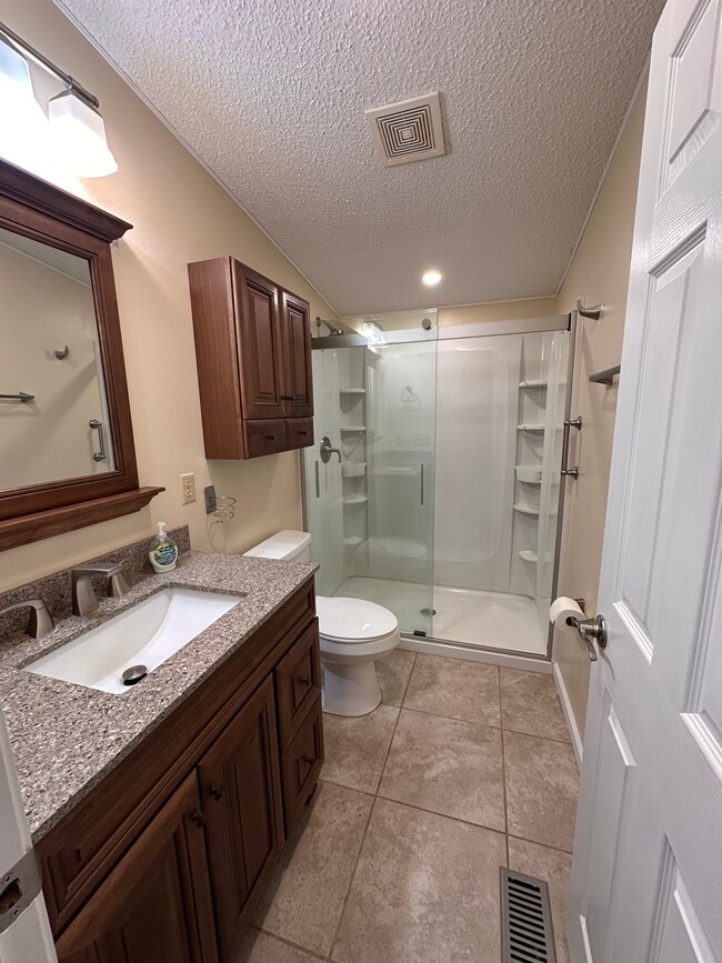 Building Photo - 304 Carson Elliott Dr