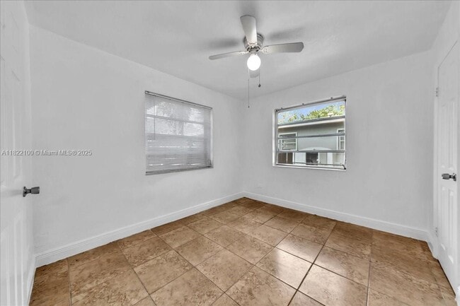 Building Photo - 6221 SW 35th St