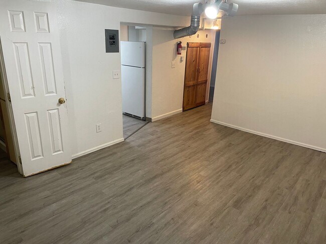 Primary Photo - 423 13th Ave
