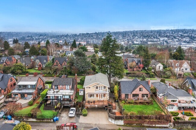 Building Photo - Light-Filled Magnolia Home with Spectacular Northwest Views