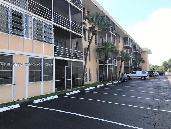 Building Photo - 4848 NW 24th Ct