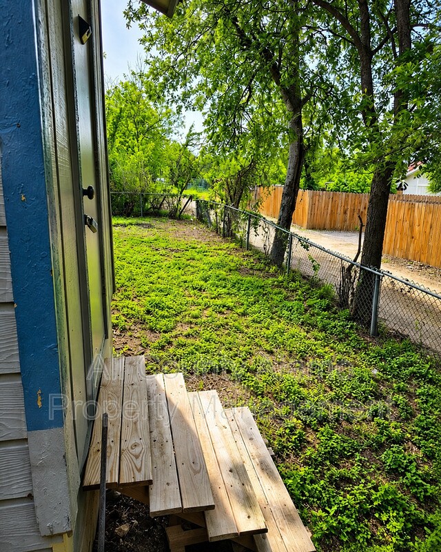 Building Photo - 429 Zachry Dr