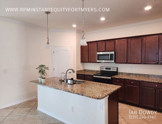 Building Photo - 15575 Pascolo Ln