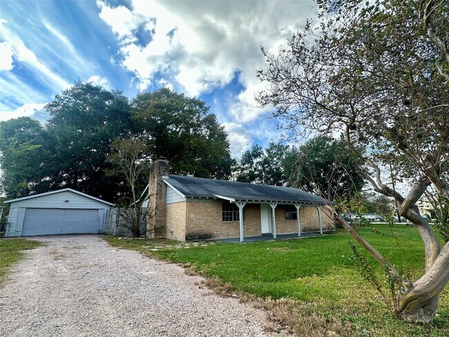 Primary Photo - 3333 Longhorn Dr