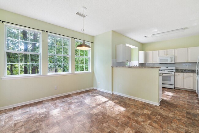 Building Photo - Summerlake Shores