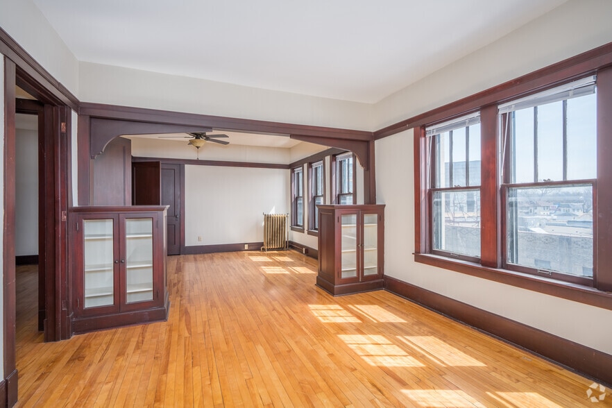 Interior Photo - Legacy Rose Flats