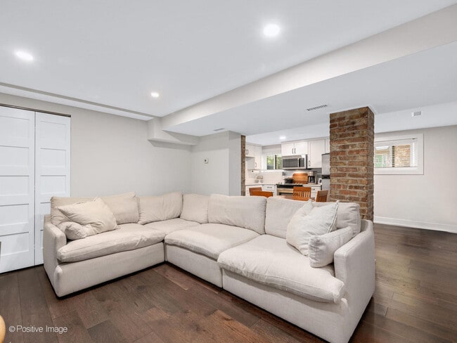 Building Photo - 34 N Waiola Ave