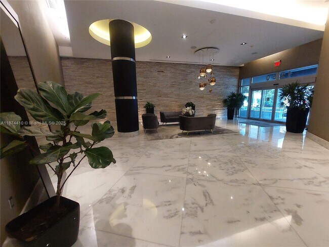 Building Photo - 1250 S Miami Ave
