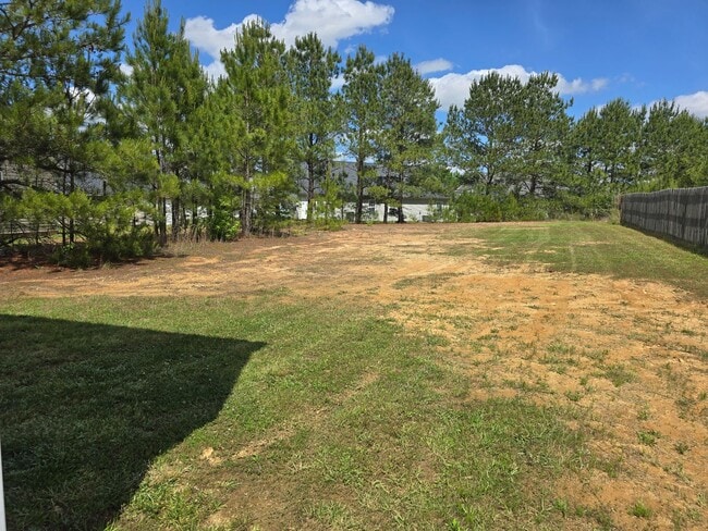 Building Photo - New Listing!