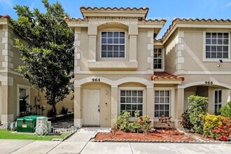 Building Photo - 964 Summit Lake Dr