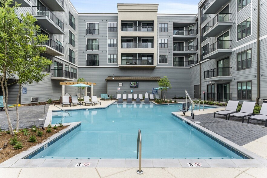 Building Photo - Eclipse Residences