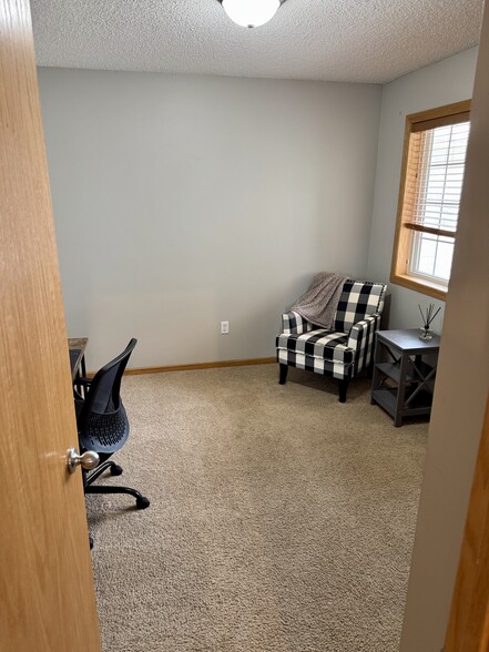 Building Photo - 438 Lake Trl