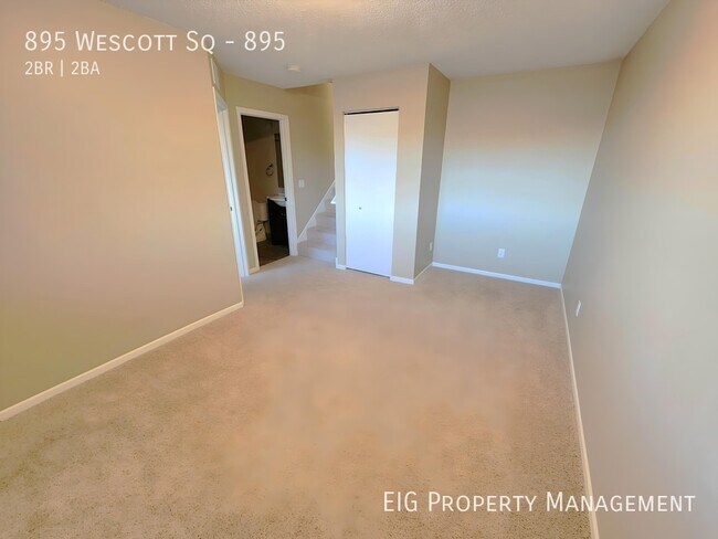 Building Photo - 895 Wescott Square