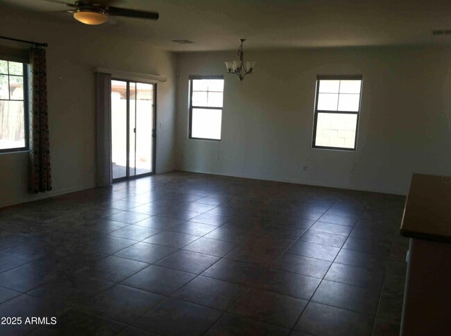 Building Photo - 3434 E Grand Canyon Dr