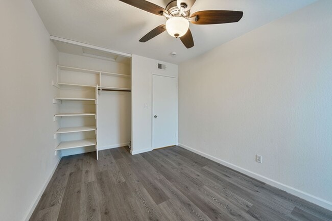 Building Photo - 317 Bridge Pl