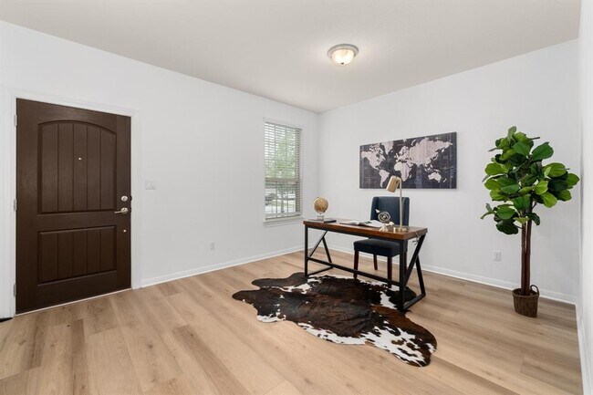 Building Photo - 15905 Windroot St