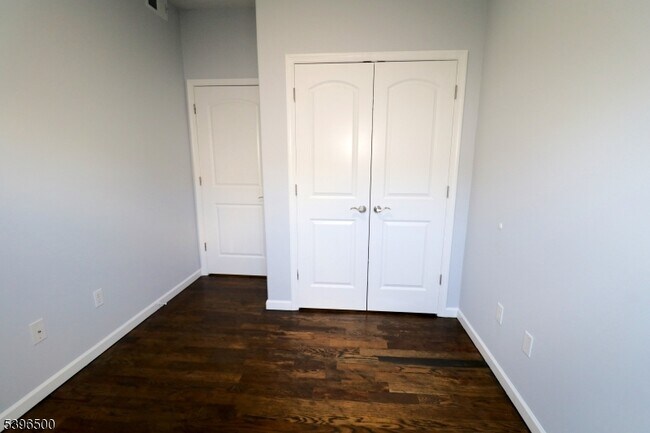 Building Photo - 14 Gouverneur St