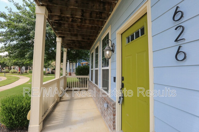 Building Photo - 626 N Tennyson Ln