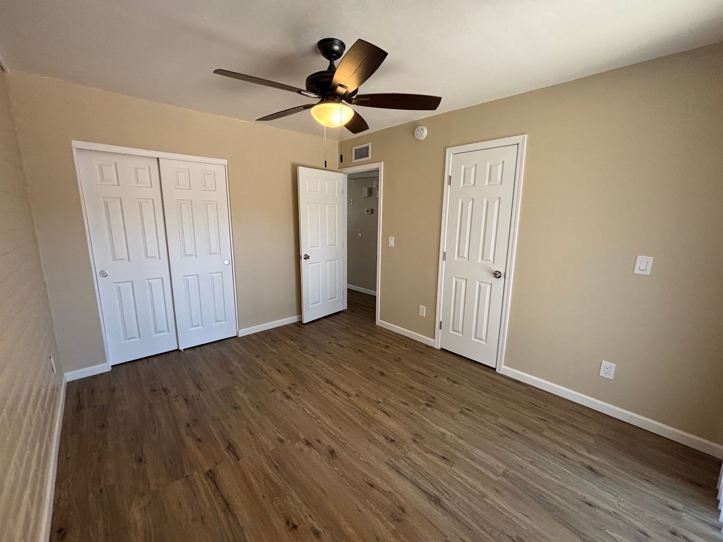 Building Photo - 3960 E Flower St