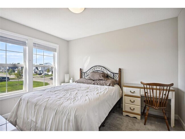 Building Photo - 6303 Jensen Ave S